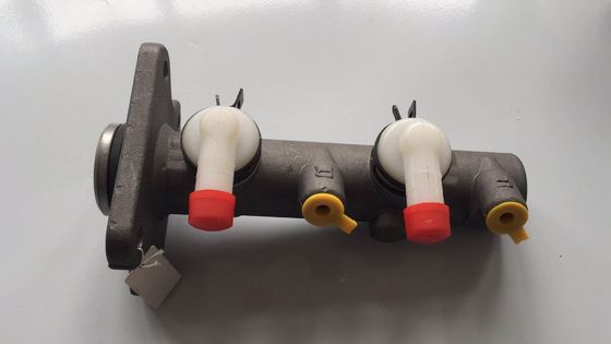 47201-26450 Fren Ana Silindir 47201-26450 FITS TOYOTA HIACE Otomatik Fren Sistemi Fren Ana Silindir