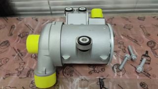 11518635090 Elektrikli Su Pompası BMW 35i 535i 640i 740i X3 X4 X5 X6'ya uyar
